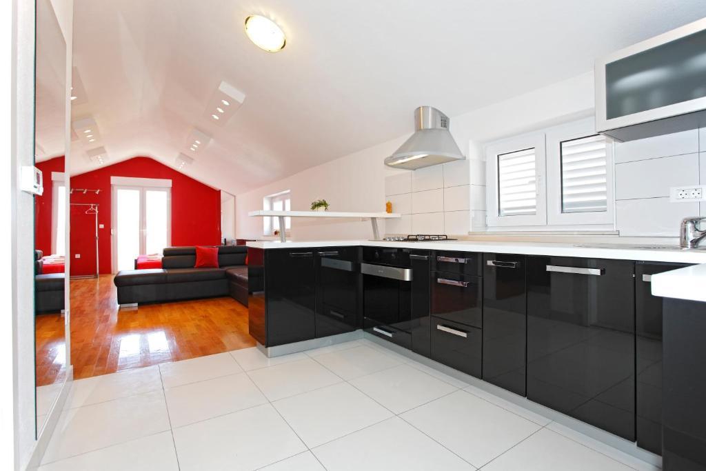 Maruna Apartment *